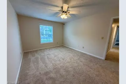 7129 Friendly Avenue #D, Greensboro, NC 27410 - Photo 12