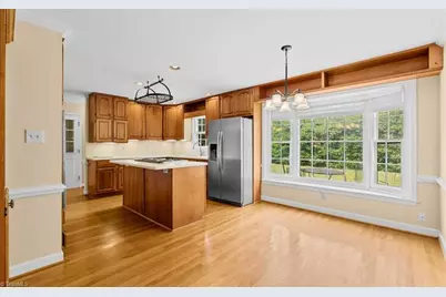 707 Sussex Court, Greensboro, NC 27410 - Photo 18