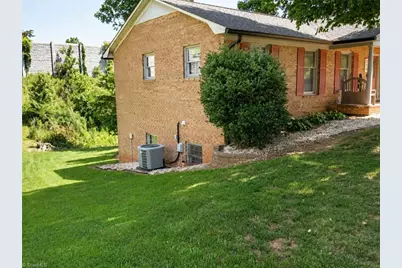 529 Carolina Avenue N, Statesville, NC 28677 - Photo 6