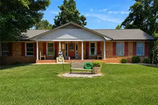 529 Carolina Ave N, Statesville, NC 28677 - Photo 1