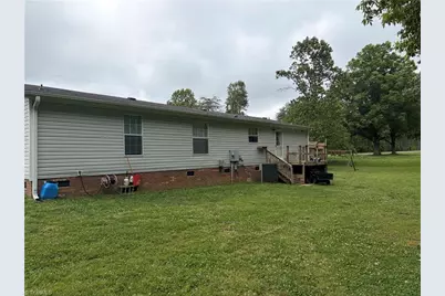 1090 Chestnut Grove Road, King, NC 27021 - Photo 8