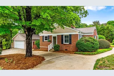 618 W Cornwallis Drive, Greensboro, NC 27408 - Photo 2