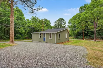 300 E Cedar Street, Yadkinville, NC 27055 - Photo 2