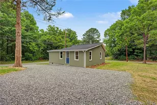300 E Cedar St, Yadkinville, NC 27055 - Photo 2