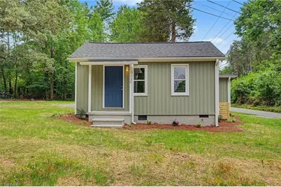 300 E Cedar Street, Yadkinville, NC 27055 - Photo 1