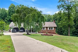 303 Alexander Dr, North Wilkesboro, NC 28659 - Photo 4
