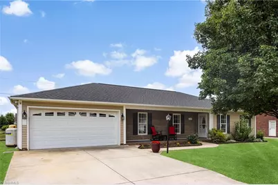 136 Meadowview Road, Mocksville, NC 27028 - Photo 2