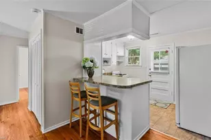 556 Overlook St, Greensboro, NC 27403 - Photo 4