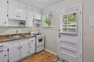 556 Overlook St, Greensboro, NC 27403 - Photo 6