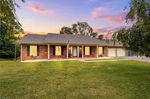 1692 Pads Rd, North Wilkesboro, NC 28659 - Photo 4