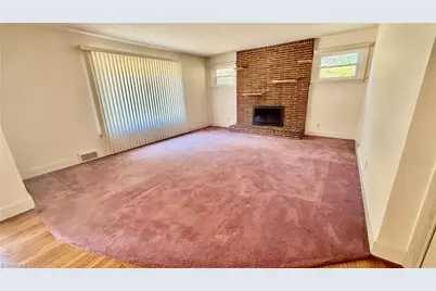 1061 N Peace Haven Road, Winston-Salem, NC 27104 - Photo 4