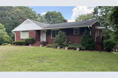 1061 N Peace Haven Road, Winston-Salem, NC 27104 - Photo 2