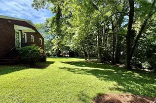 1061 N Peace Haven Rd, Winston-Salem, NC 27104 - Photo 44