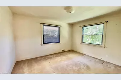1061 N Peace Haven Road, Winston-Salem, NC 27104 - Photo 16