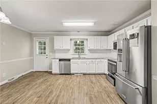 3854 Forest Valley Dr, Winston-Salem, NC 27105 - Photo 4
