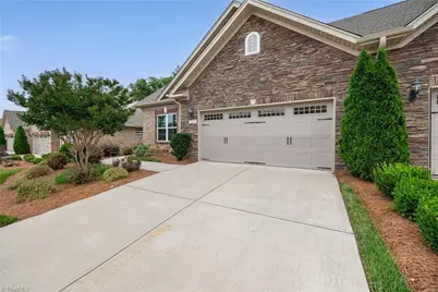 2934 York Place Drive, Walkertown, NC 27051 - Photo 2