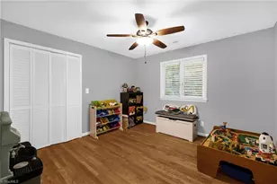 2302 Running Brook Dr, Greensboro, NC 27408 - Photo 18