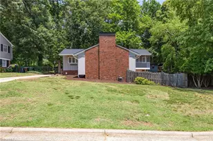2302 Running Brook Dr, Greensboro, NC 27408 - Photo 36