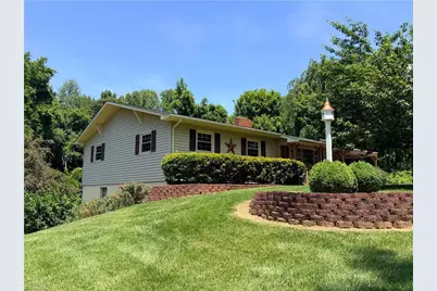 176 Robin Road, Elkin, NC 28621 - Photo 2