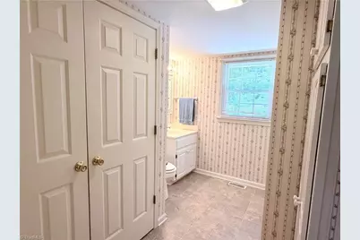 176 W Robin Road, Elkin, NC 28621 - Photo 8
