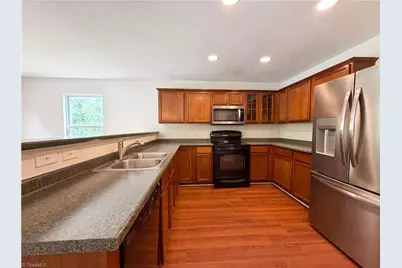 382 Kendall Drive, Winston-Salem, NC 27107 - Photo 2