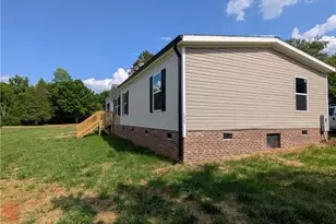 171 Greenwood St, Lexington, NC 27292 - Photo 2