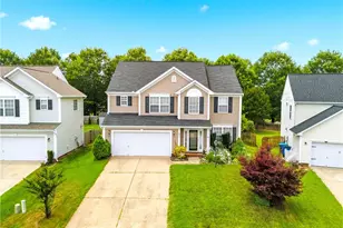 631 Marthas View Dr, Huntersville, NC 28078 - Photo 4