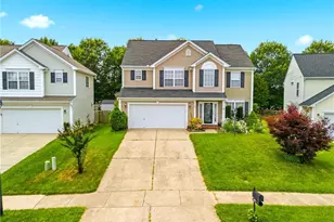 631 Marthas View Dr, Huntersville, NC 28078 - Photo 2