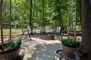 4403 Kingsland Dr, Greensboro, NC 27455 - Photo 30