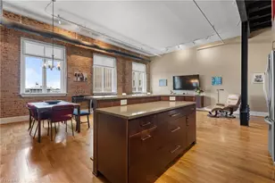 1 W 5th St, Winston-Salem, NC 27101 - Photo 12