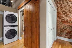 1 W 5th St, Winston-Salem, NC 27101 - Photo 18