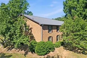 4610 Lawndale Dr, Greensboro, NC 27455 - Photo 2