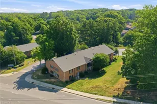 4610 Lawndale Dr, Greensboro, NC 27455 - Photo 20