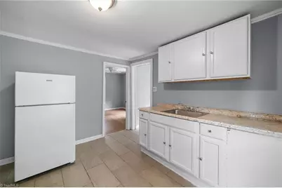914 Lincoln Street, Greensboro, NC 27401 - Photo 10