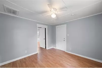 914 Lincoln Street, Greensboro, NC 27401 - Photo 6