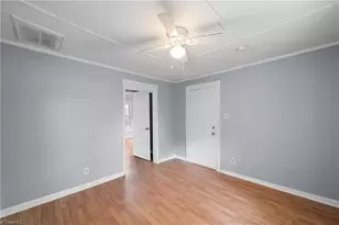 914 Lincoln St, Greensboro, NC 27401 - Photo 6