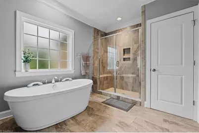5725 Woodrose Lane, Greensboro, NC 27410 - Photo 16