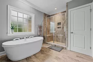 5725 Woodrose Ln, Greensboro, NC 27410 - Photo 16