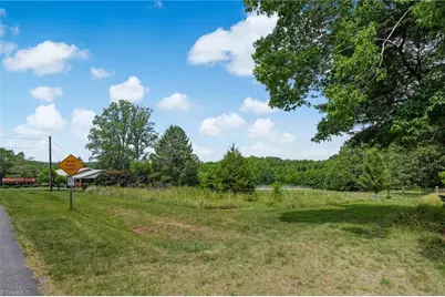 411 Vintage Road, Eden, NC 27288 - Photo 10