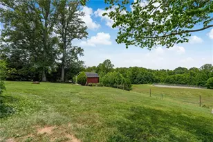 411 Vintage Rd, Eden, NC 27288 - Photo 32