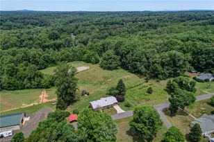 411 Vintage Rd, Eden, NC 27288 - Photo 6