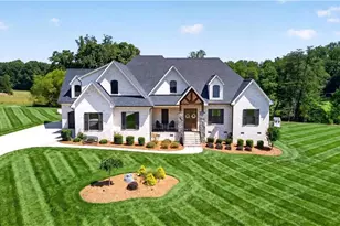402 Mitchells Landing Wy, Greensboro, NC 27455 - Photo 2