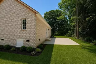 409 Nelson St, Kernersville, NC 27284 - Photo 2