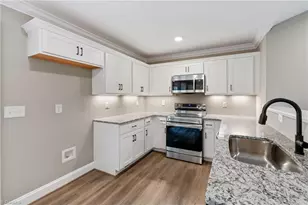 409 Nelson St, Kernersville, NC 27284 - Photo 10