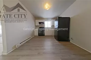 610 Hawthorne Ave, High Point, NC 27262 - Photo 2