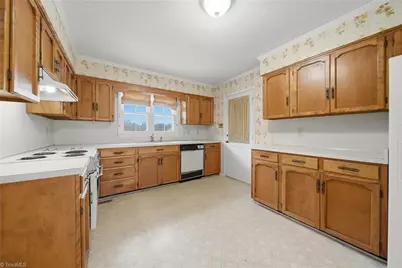 7813 Whipple Trail, Greensboro, NC 27455 - Photo 10