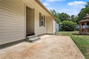 110 Spring St, Kernersville, NC 27284 - Photo 24