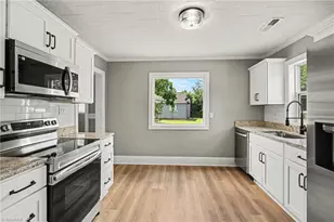 110 Spring St, Kernersville, NC 27284 - Photo 2