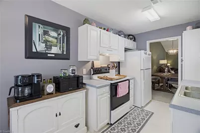 204 Carrington Lane, Thomasville, NC 27360 - Photo 4