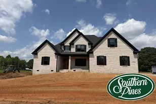 5084 Southern Pnes Dr, Kernersville, NC 27284 - Photo 1